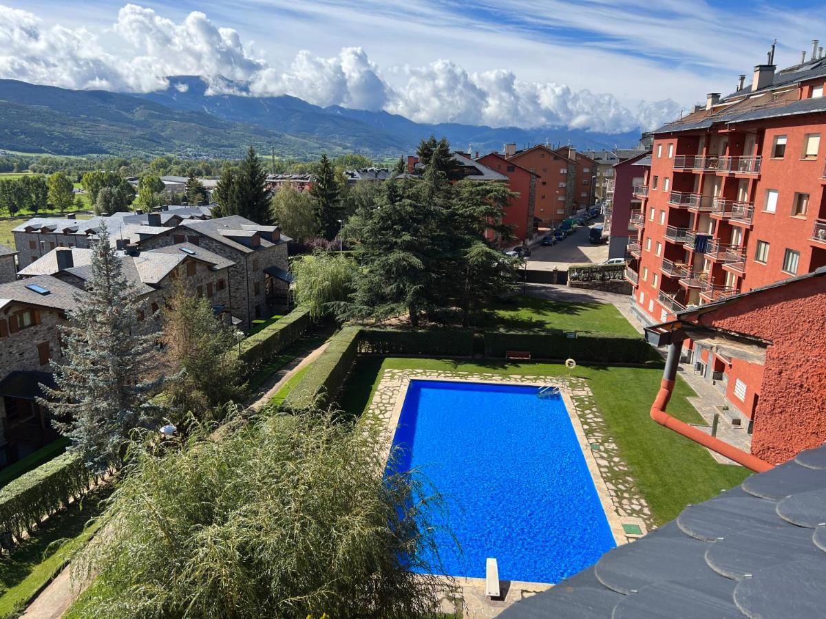 Piso Puigcerda Vistas Y Piscina Lägenhet Exteriör bild
