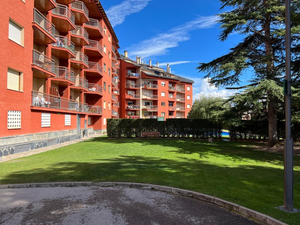 Piso Puigcerda Vistas Y Piscina Lägenhet Exteriör bild